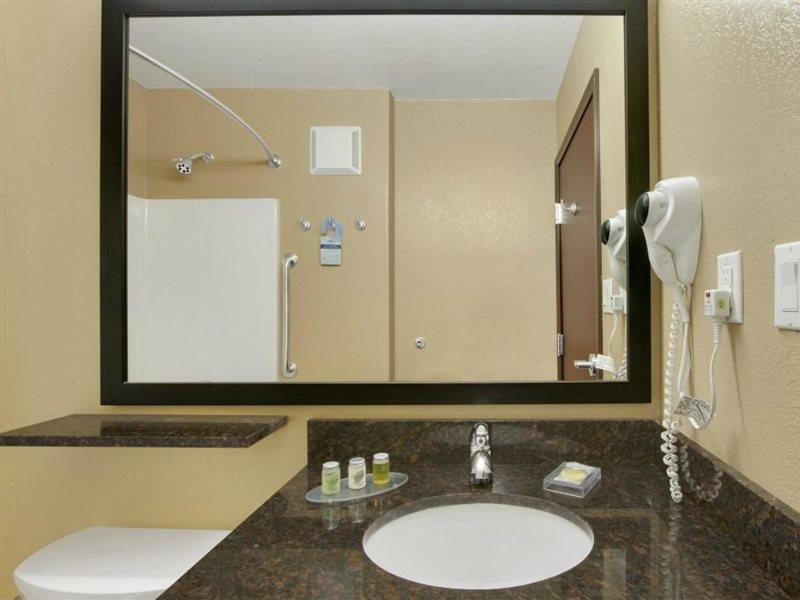 Microtel Inn & Suites By Wyndham Buda Austin South Exterior photo