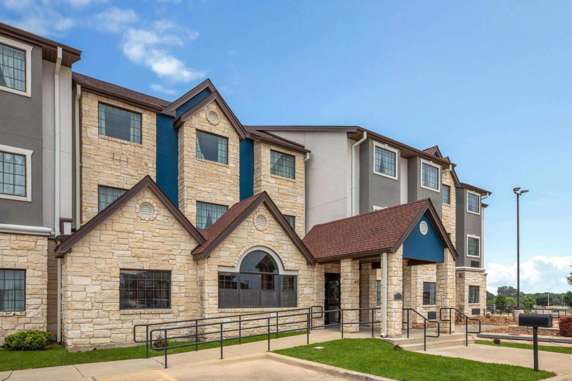 Microtel Inn & Suites By Wyndham Buda Austin South Exterior photo