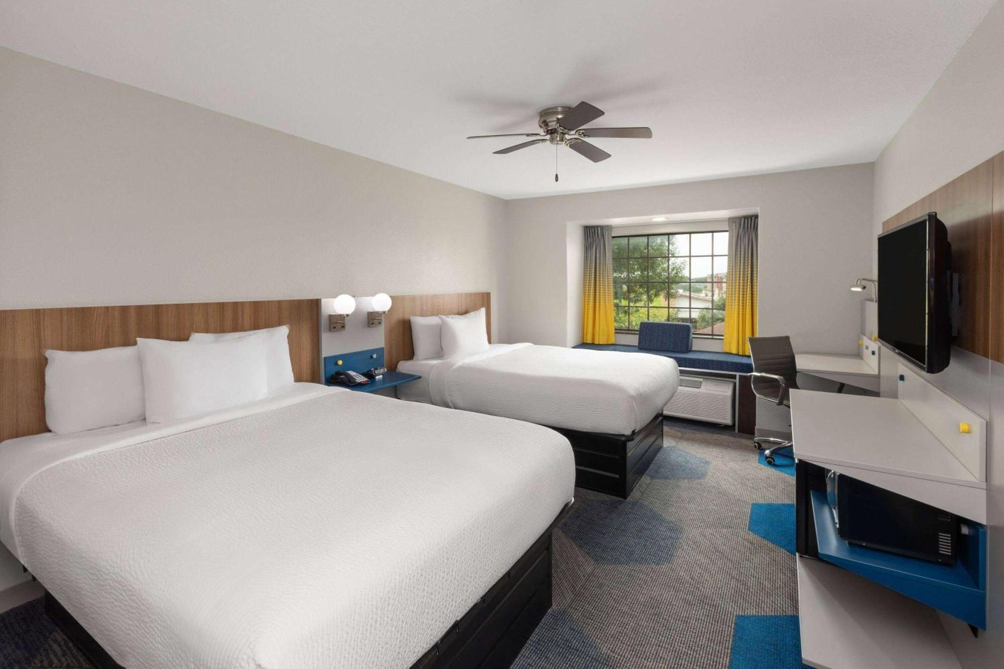 Microtel Inn & Suites By Wyndham Buda Austin South Exterior photo