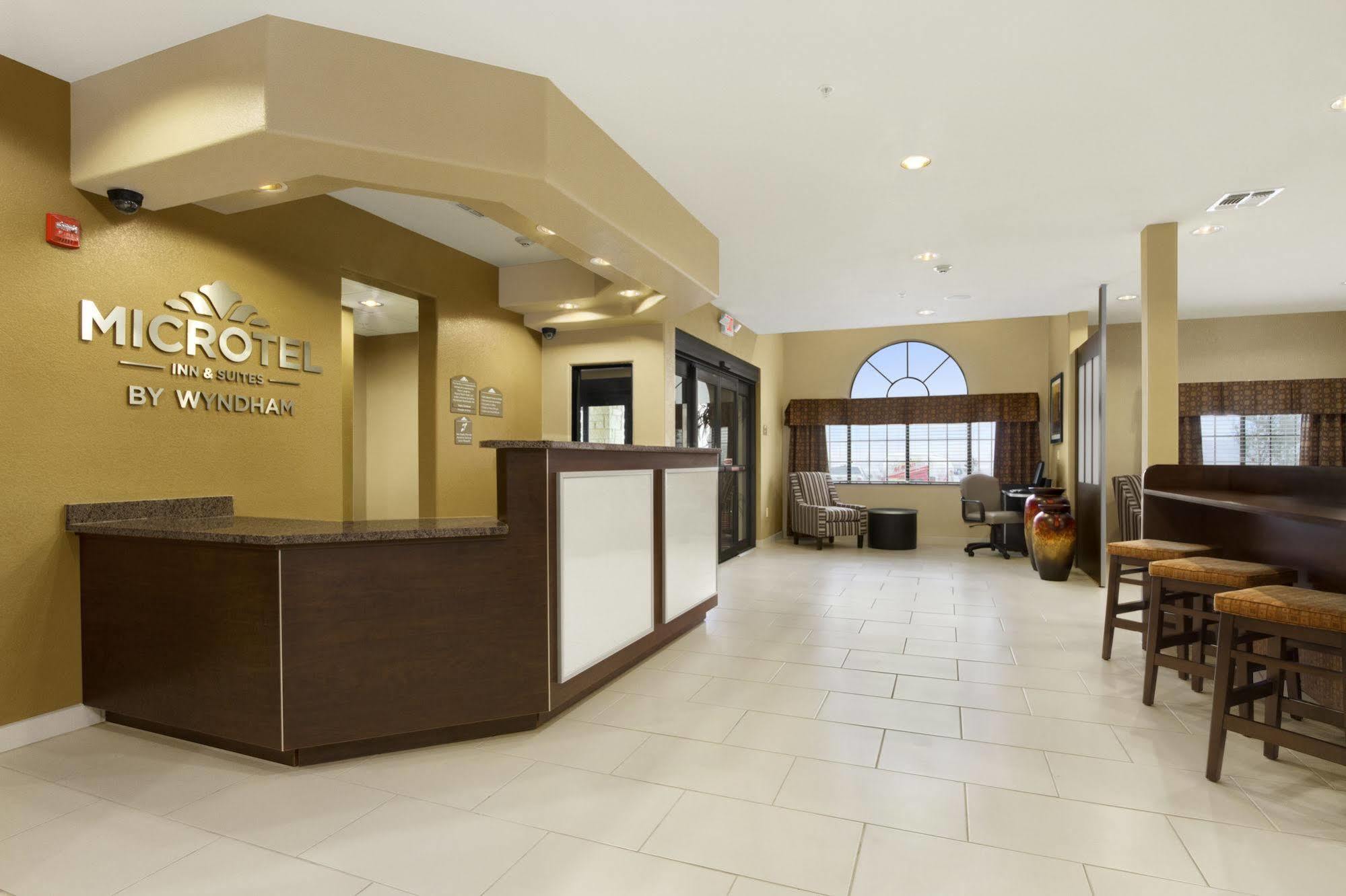 Microtel Inn & Suites By Wyndham Buda Austin South Exterior photo